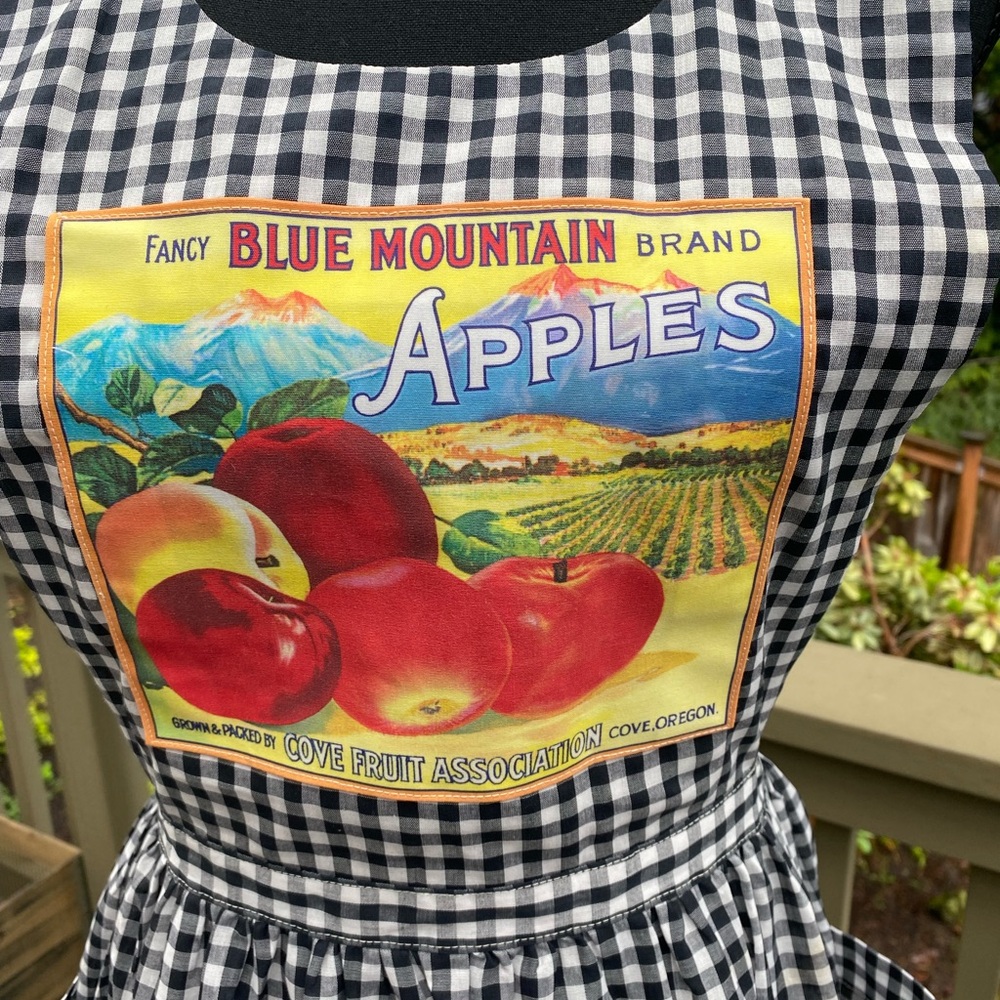 Orchard Art Crate Label Apron - Picture 2 of 7